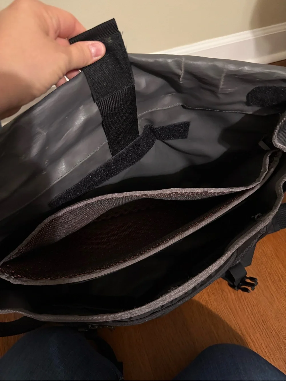 Timbuk2 Commute TSA Laptop Messenger Bag Black Gray Medium